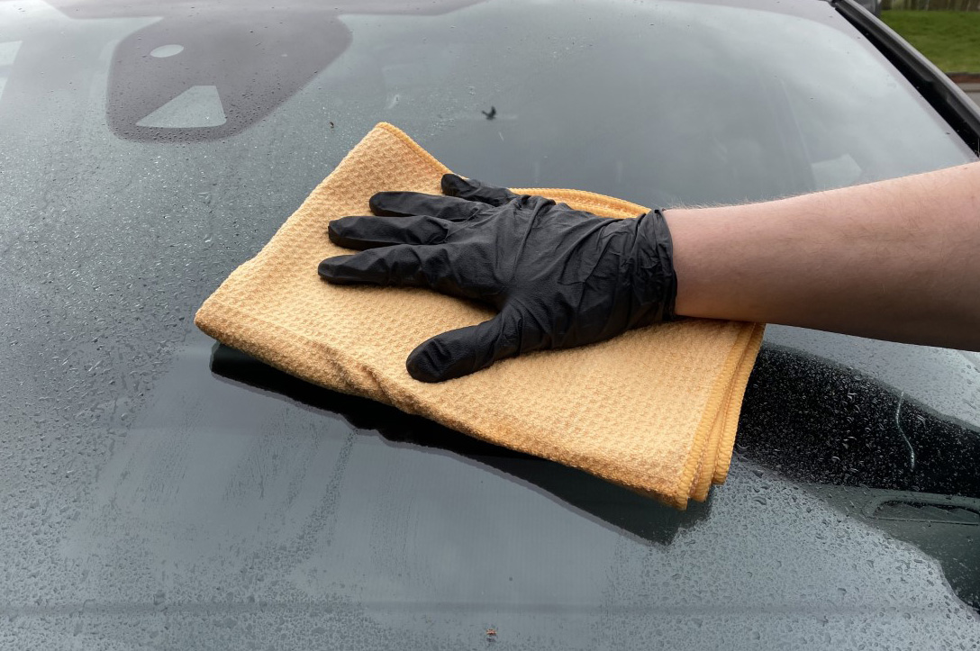 Water Wizard Microfibre Waffle Drying Towel - Image 4